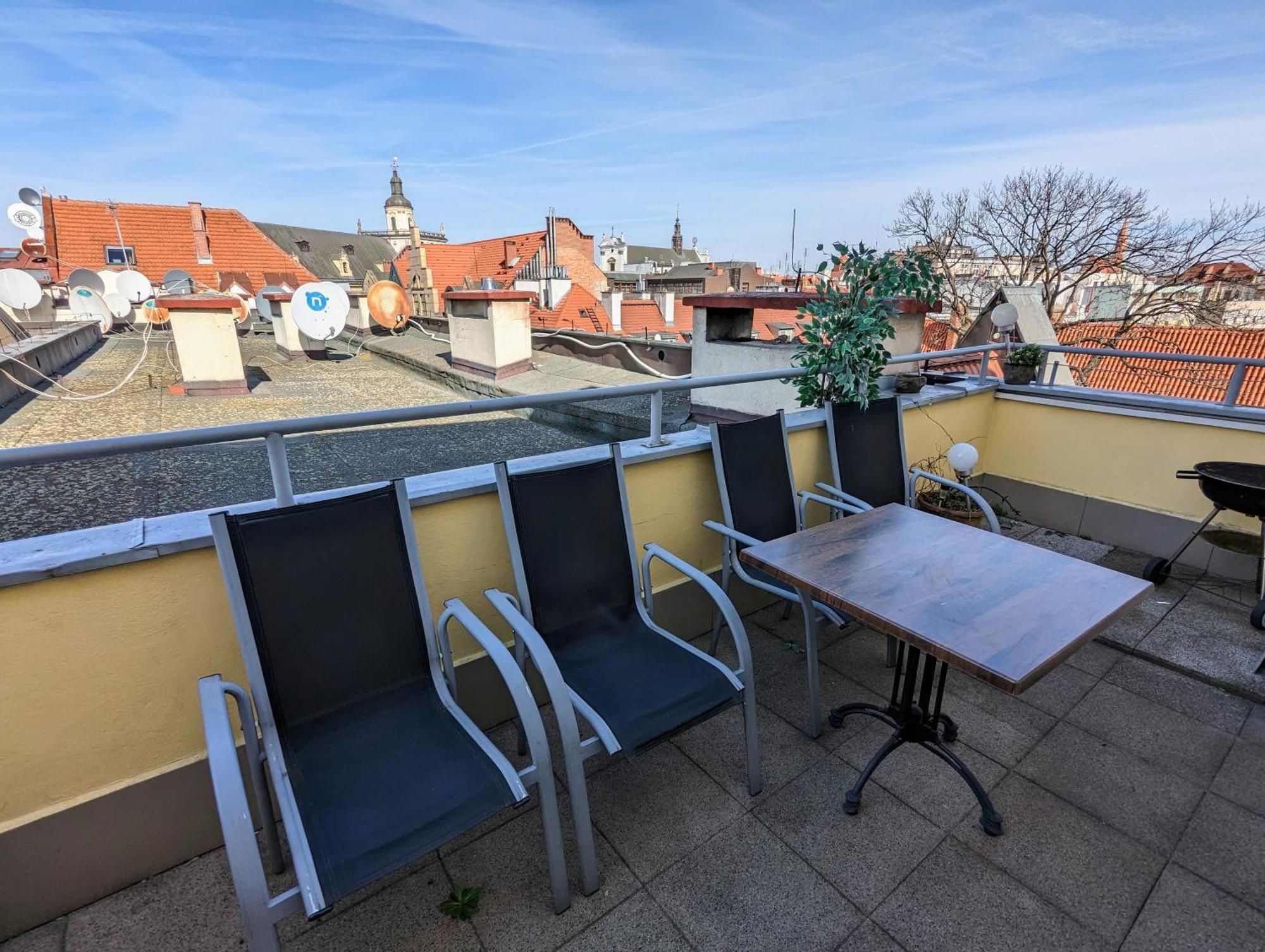 3-Bedroom Apt In Town Square Вроцлав Екстер'єр фото